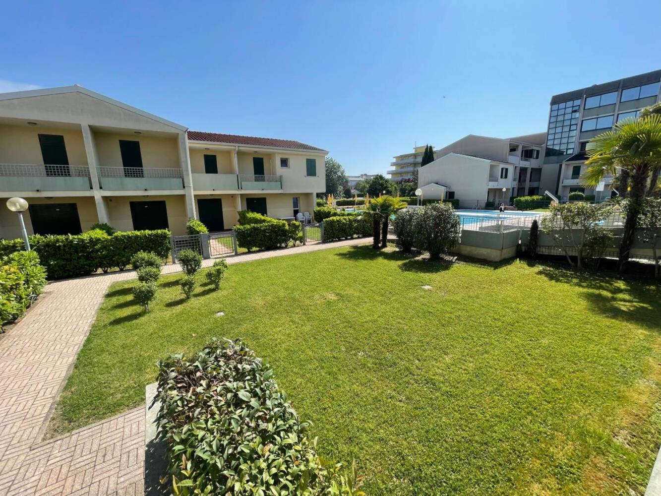 Villaggio Luna Swimmingpool- Agenzia Cocal Caorle Buitenkant foto