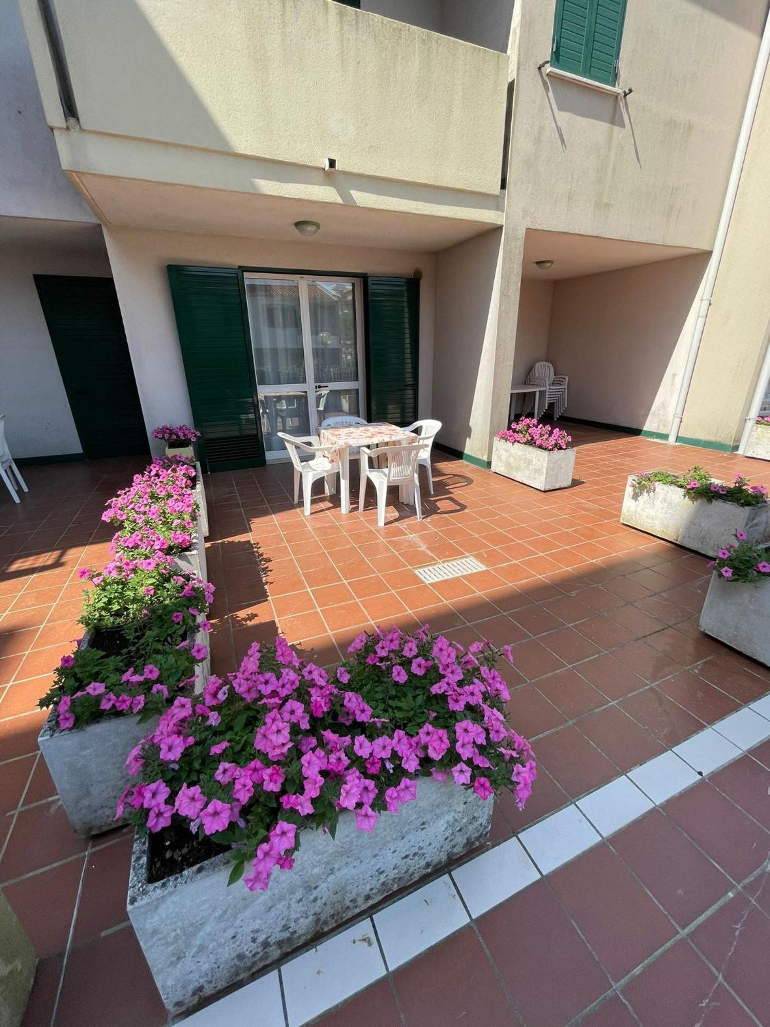 Villaggio Luna Swimmingpool- Agenzia Cocal Caorle Buitenkant foto