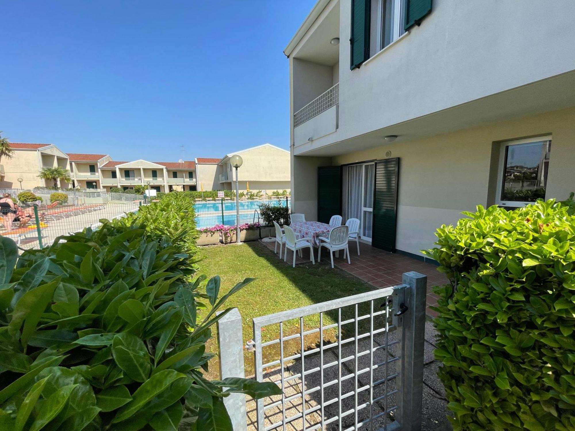 Villaggio Luna Swimmingpool- Agenzia Cocal Caorle Buitenkant foto