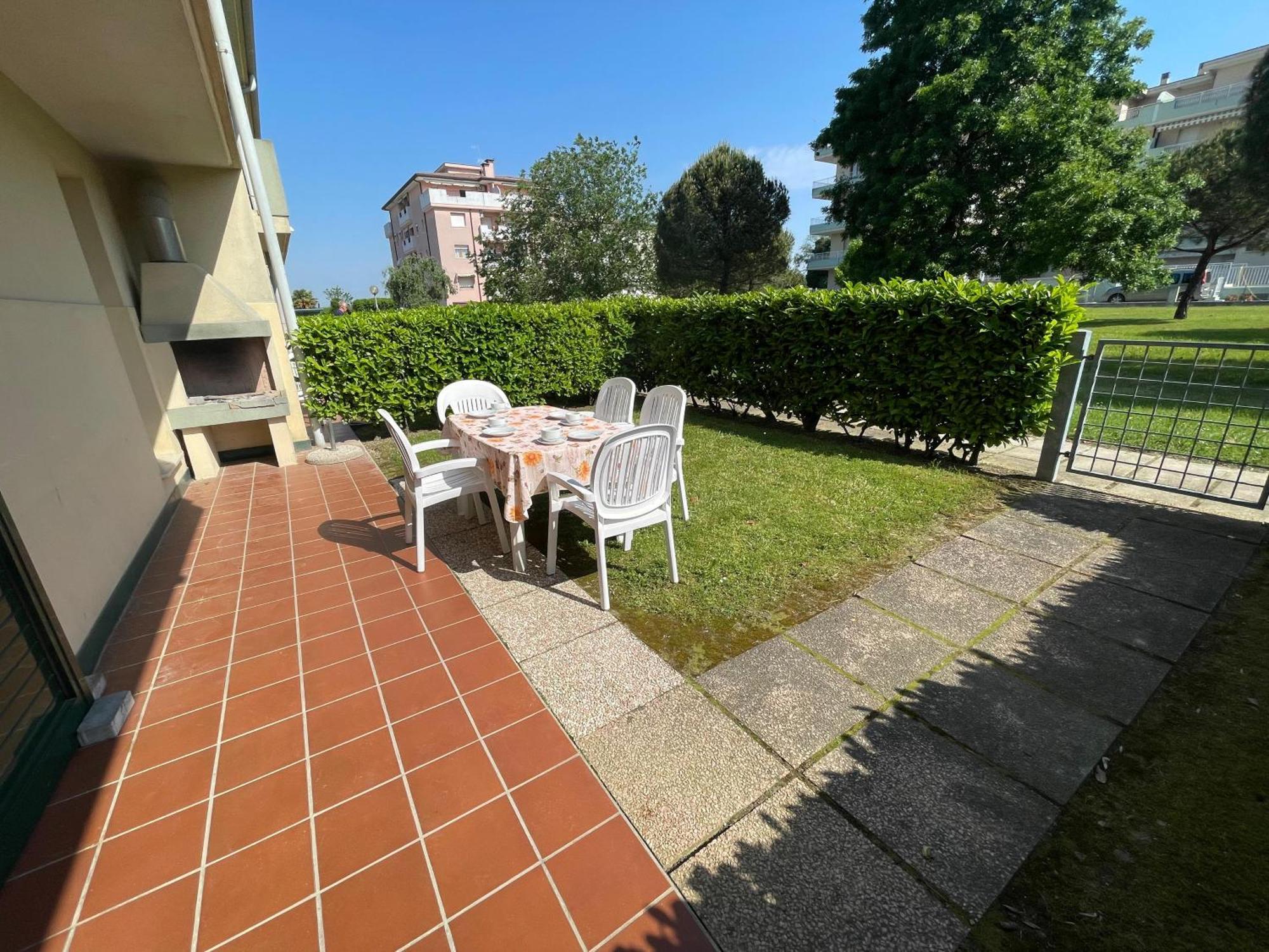 Villaggio Luna Swimmingpool- Agenzia Cocal Caorle Buitenkant foto