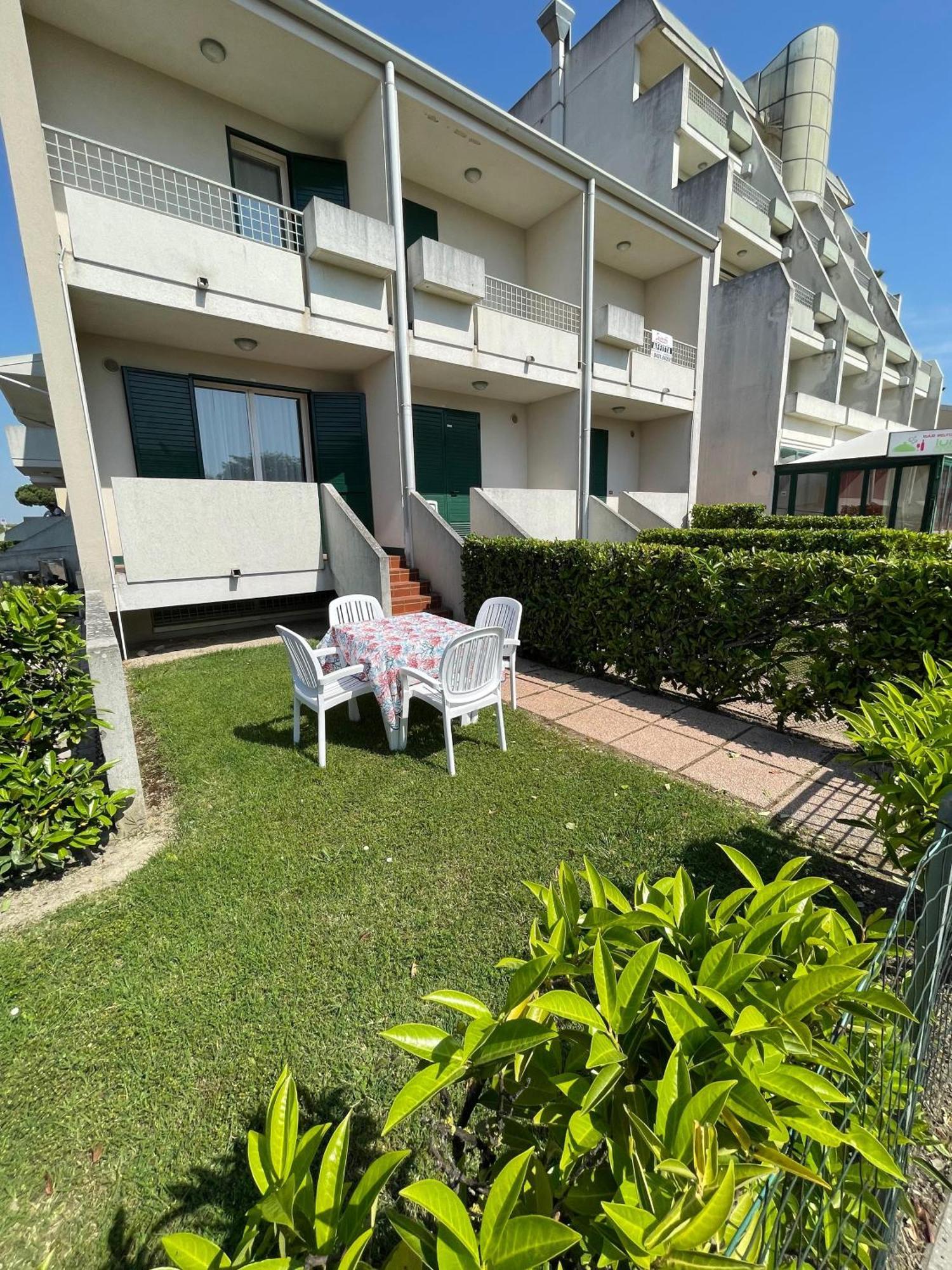 Villaggio Luna Swimmingpool- Agenzia Cocal Caorle Buitenkant foto