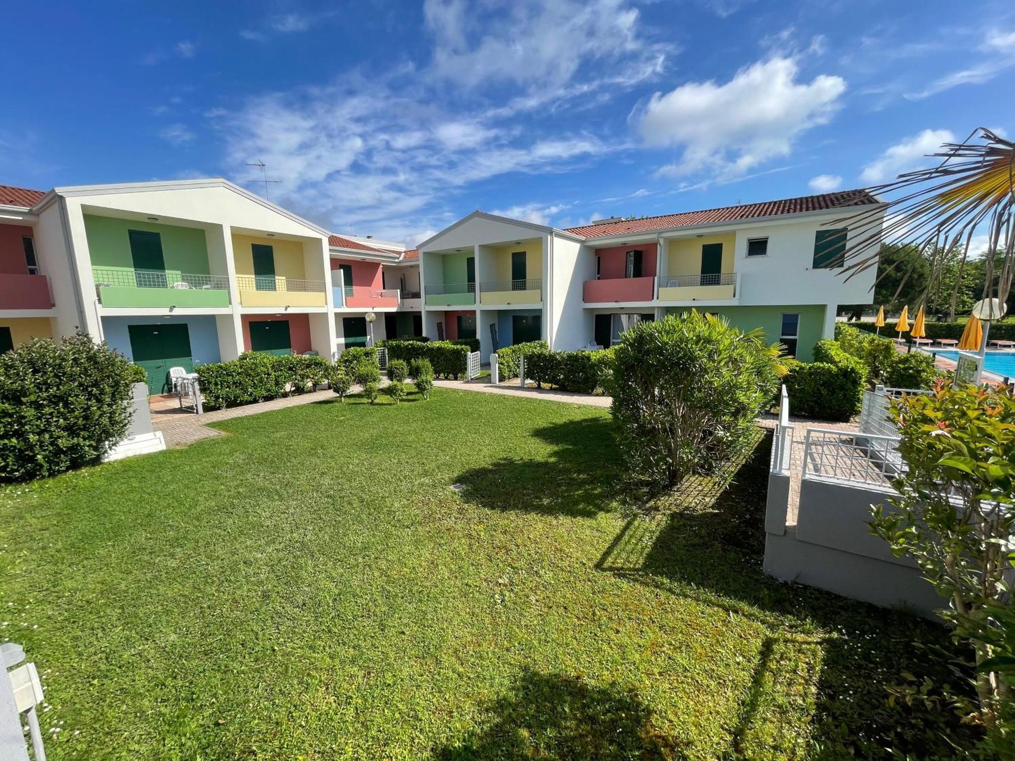 Villaggio Luna Swimmingpool- Agenzia Cocal Caorle Buitenkant foto