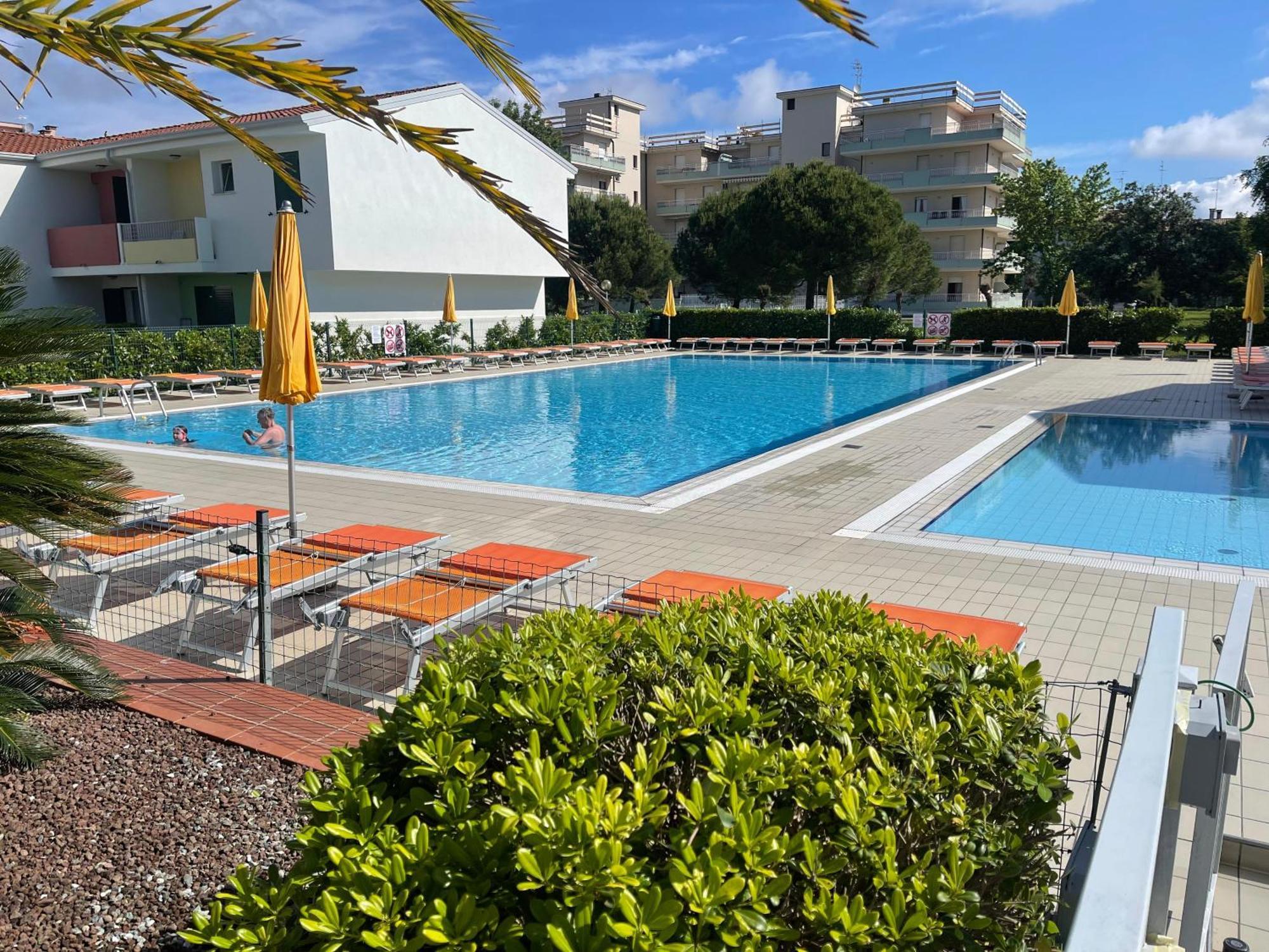 Villaggio Luna Swimmingpool- Agenzia Cocal Caorle Buitenkant foto