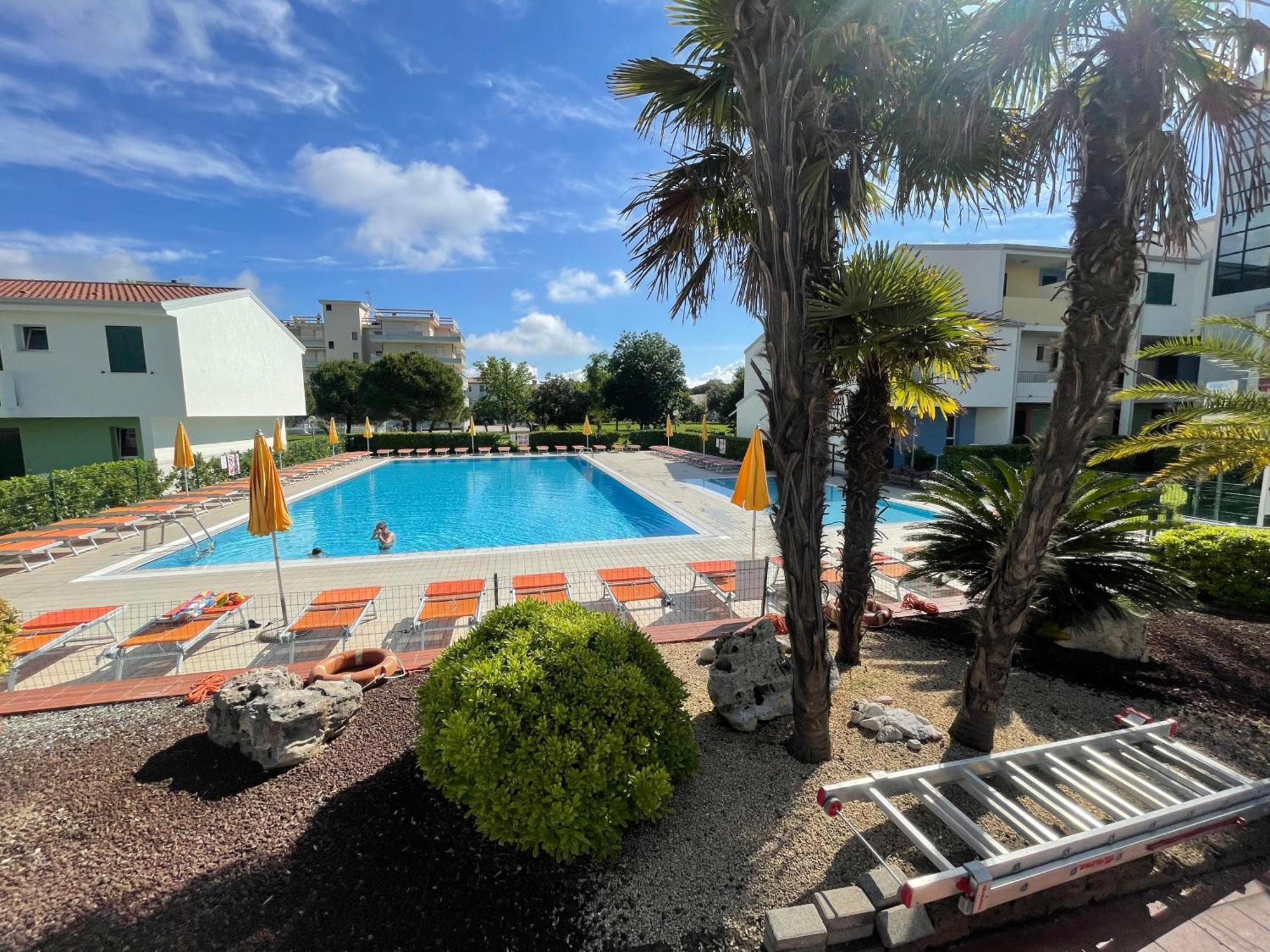 Villaggio Luna Swimmingpool- Agenzia Cocal Caorle Buitenkant foto