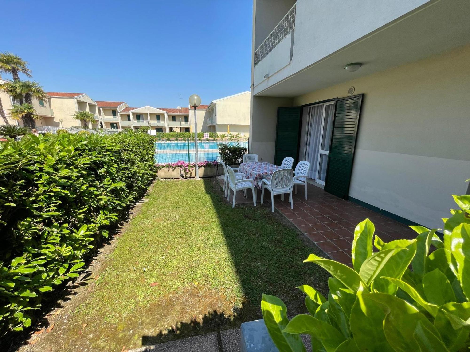 Villaggio Luna Swimmingpool- Agenzia Cocal Caorle Kamer foto