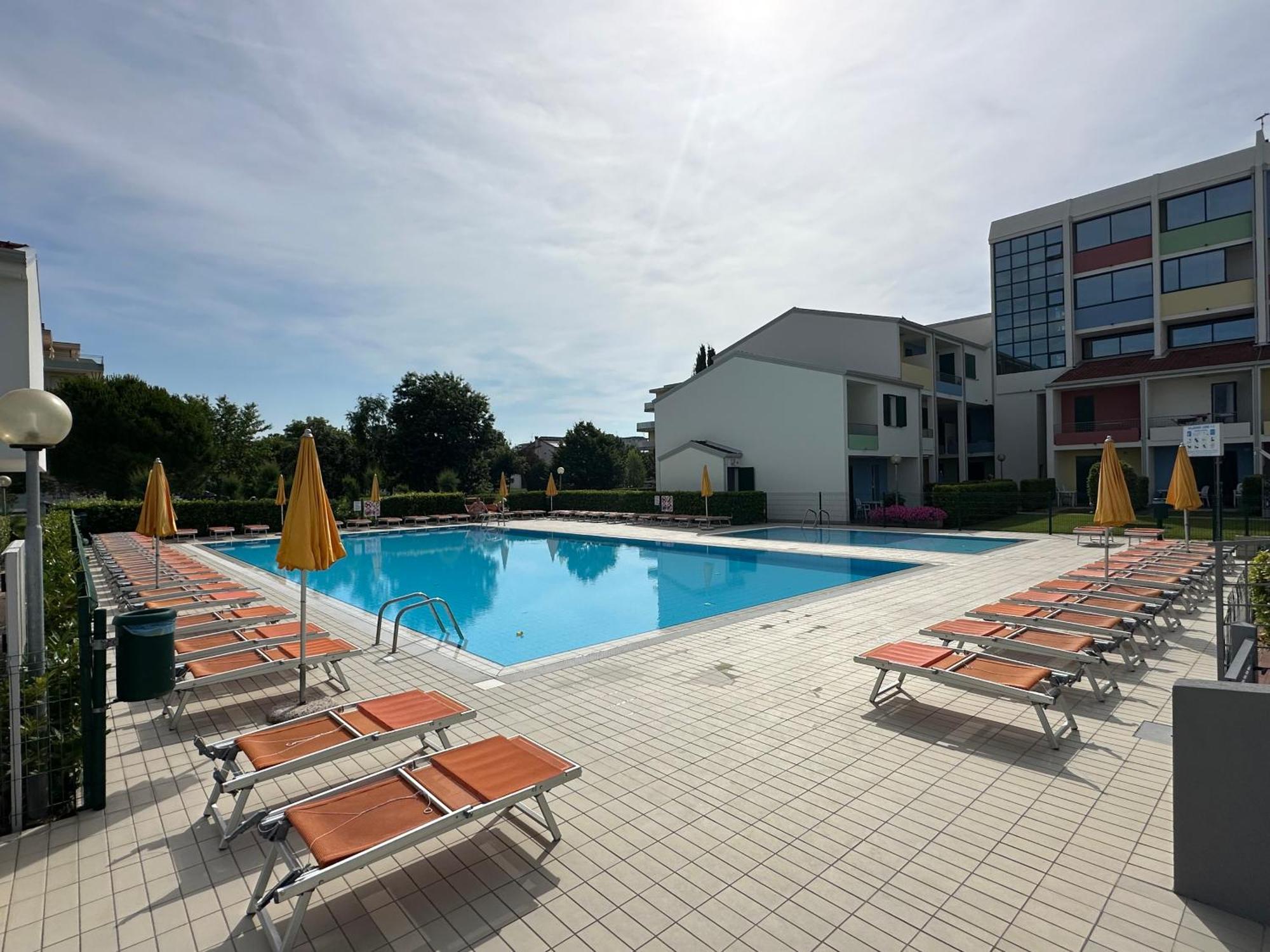 Villaggio Luna Swimmingpool- Agenzia Cocal Caorle Buitenkant foto