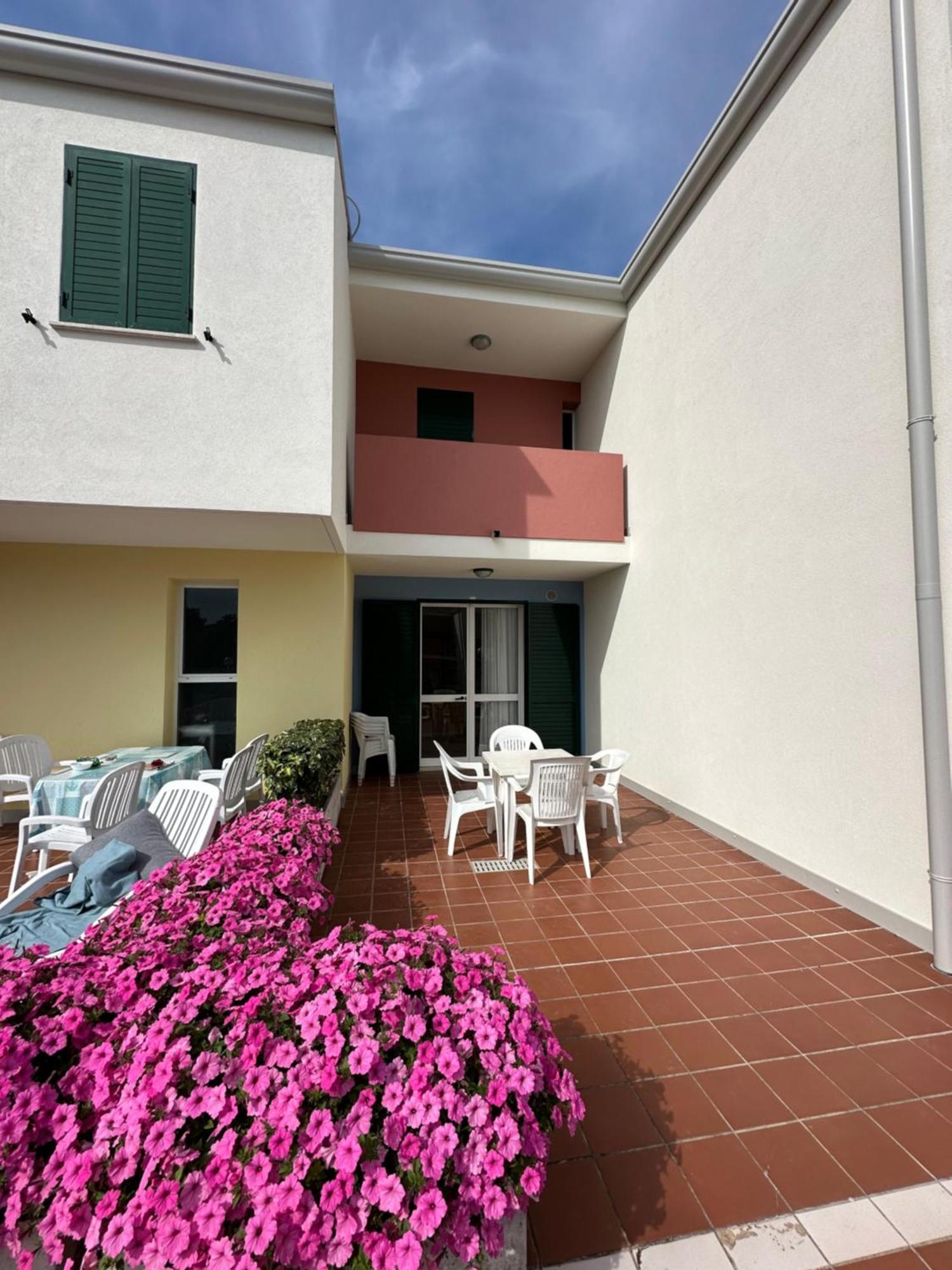 Villaggio Luna Swimmingpool- Agenzia Cocal Caorle Buitenkant foto